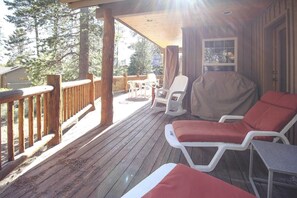 Huis, meerdere bedden (Oregon Loop 05) | Terras