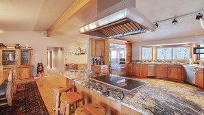 House, Multiple Beds (Big River Hideaway) | Private kitchen - Big River Hideaway (Bend)