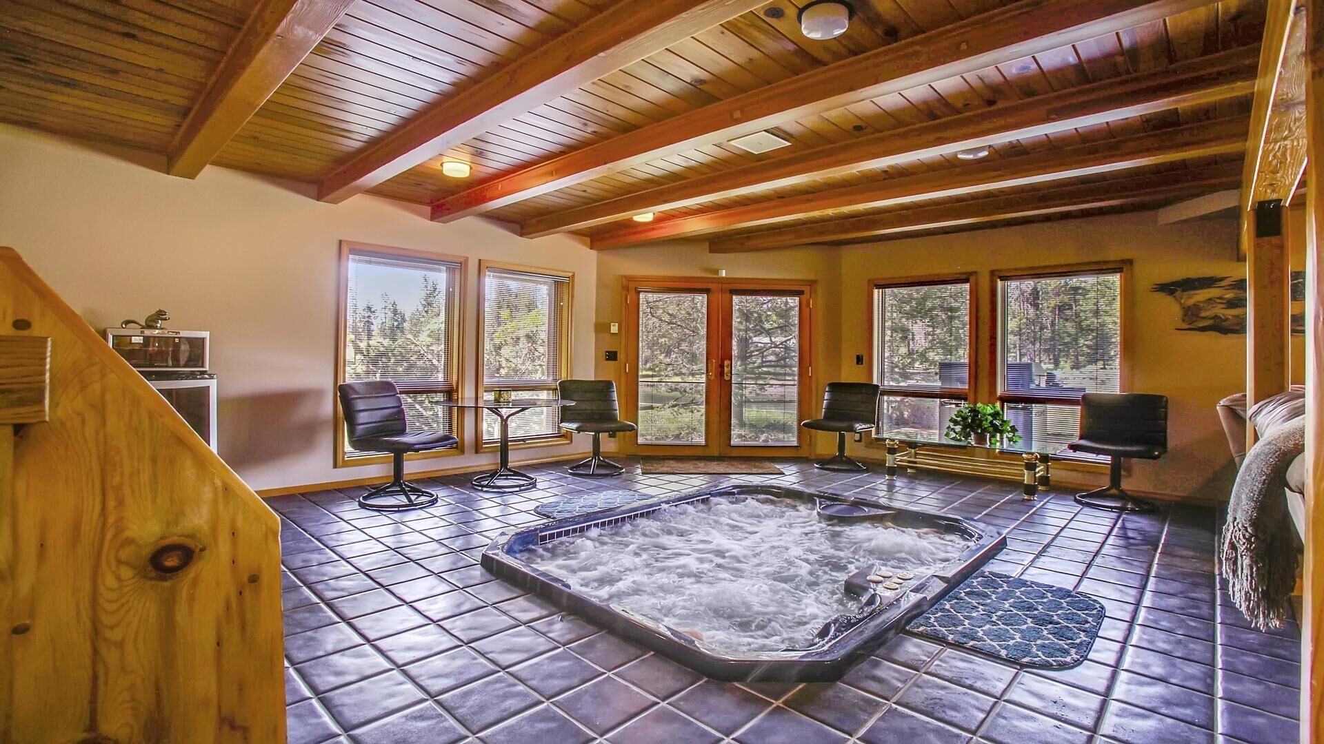 House, Multiple Beds (Big River Hideaway) | Interior