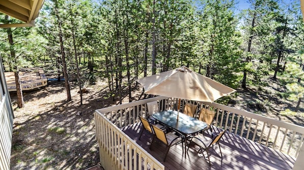 House, Multiple Beds (Klamath 06) | Balcony