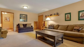 House, Multiple Beds (Hoodoo 07) | Living area