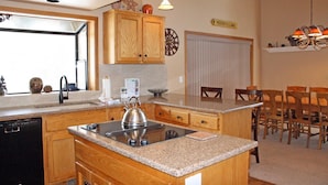 House, Multiple Beds (Hoodoo 07) | Private kitchen - Hoodoo 07 (Bend)