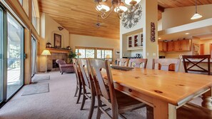 Talo, useita sänkyjä (Hoodoo 07) | Ruokailu