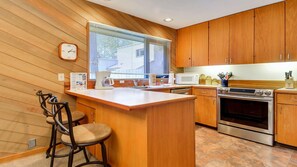 Condo, Multiple Beds (Meadow House 24) | Private kitchen