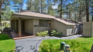 Unclassified image, 2 of 20, button - Meadow House 24 (Bend)