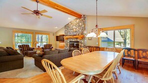 House, Multiple Beds (Quail 5) | Private kitchen