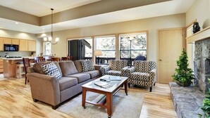 公寓式客房, 1 张特大床 (Ridge Condo 44) | 客厅