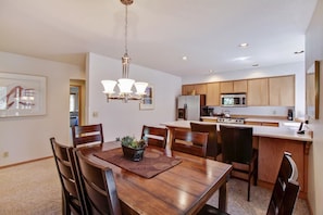 Condo, 1 King Bed (Ridge Condo 31) | Private kitchen - Ridge Condo 31 (Bend)