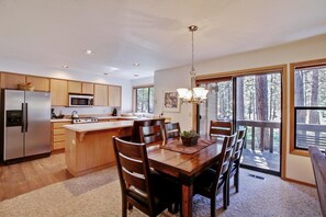 Condo, 1 King Bed (Ridge Condo 31) | Private kitchen