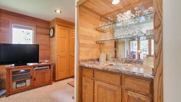 Kondominium, 1 Tempat Tidur King (Ridge Condo 07) | Kamar mandi