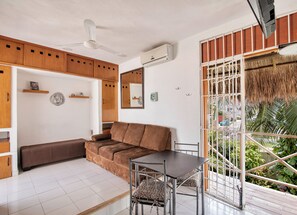 Apartment, 2 Schlafzimmer, Raucher, eigener Pool | Innenbereich