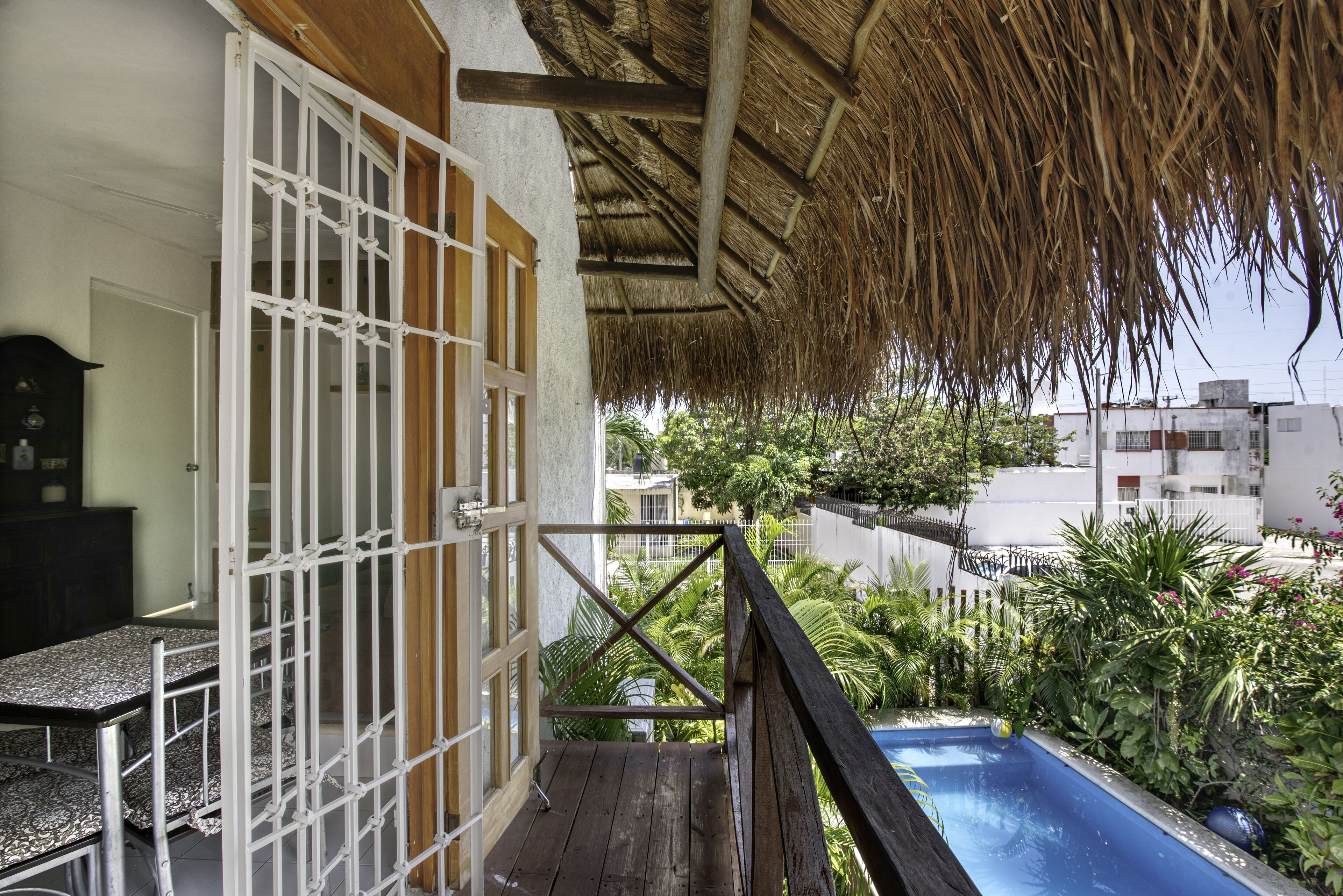 Departamento, 2 habitaciones, para fumadores, alberca privada | Balcón