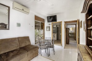Appartement, 2 chambres, fumeur, piscine privée | Restauration