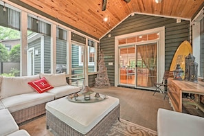 TV, fireplace, video games, DVD player - Upscale Family Retreat w/ Fire Pit, Walk to Beach! (Union Pier)
