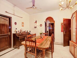 Dining room - Entire 2br Serviced Apartment From 2nd Dec 2019 (New Delhi)
