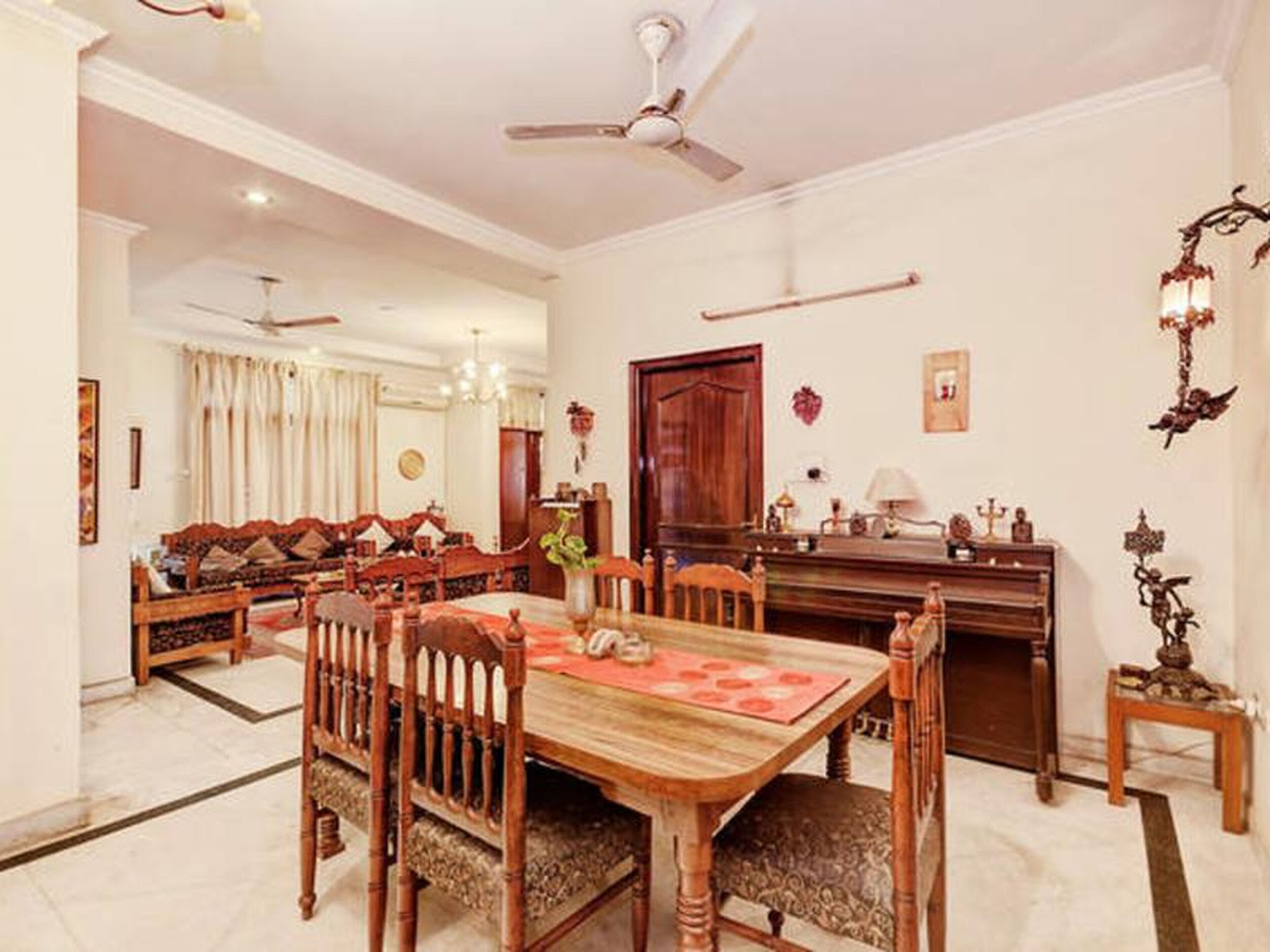 Apartemen, 2 kamar tidur, balkon | Area keluarga | TV