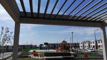 Casa, 2 habitaciones, patio, vista a la montaña | Vista desde la propiedad