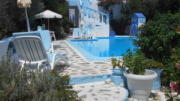 Apartamento, 1 quarto, varanda, vista para o jardim | Fachada