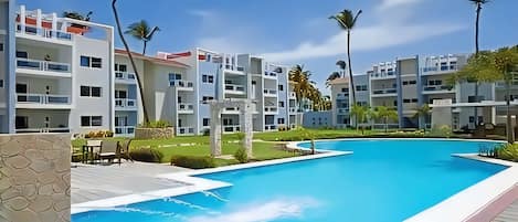 Appartement, 2 chambres, fumeur, balcon | Piscine | Piscine extérieure