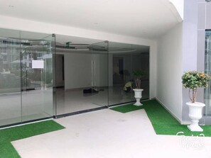 Property entrance - Grand Avenue Pattaya By Stayparadise9 (Pattaya)