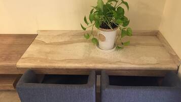 Apartment, 1 Bedroom, Accessible, Smoking | Interior