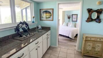 1 chambre, fer et planche Ă repasser, Wi-Fi gratuit, draps fournis