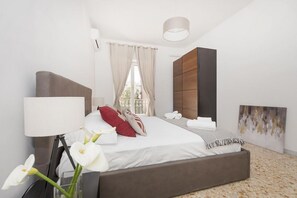 3 chambres, fer et planche à repasser, Wi-Fi