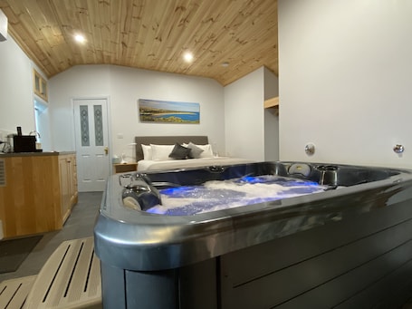 Interior. Port Elliot Studio Spa Apartment