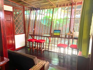 Apartment, 2 Bedrooms, Patio, Garden View | Ruang tamu