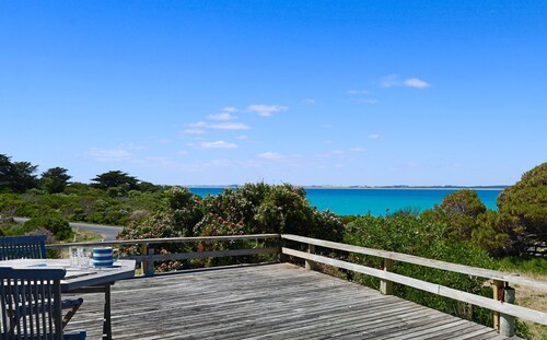 Kalimna - 360 degree ocean and marina views!