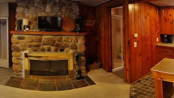 Smart TV, fireplace