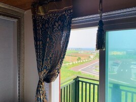 Ocean View | Decoración individual y espacio para trabajar con un portátil