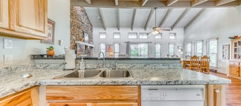 Spacious Ruidoso Retreat: Game Room & Pool Access!