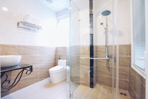 Bathroom - TTR An Nam Apart Hotel (Da Lat)