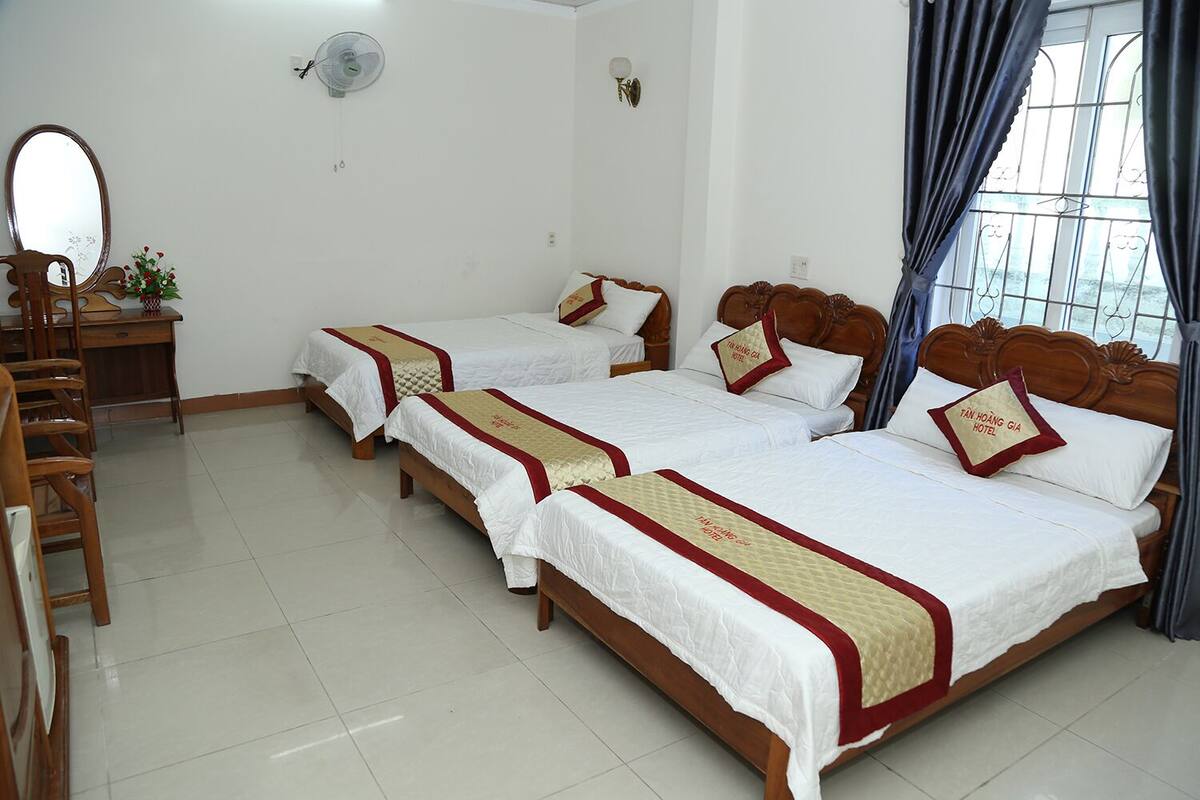 Minibar, desk, blackout curtains, free WiFi