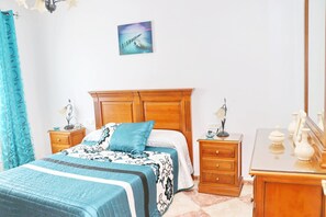 3 Schlafzimmer, Bügeleisen/Bügelbrett, Bettwäsche