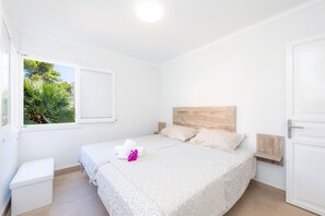 4 Schlafzimmer, Bügeleisen/Bügelbrett, kostenloses WLAN, Bettwäsche