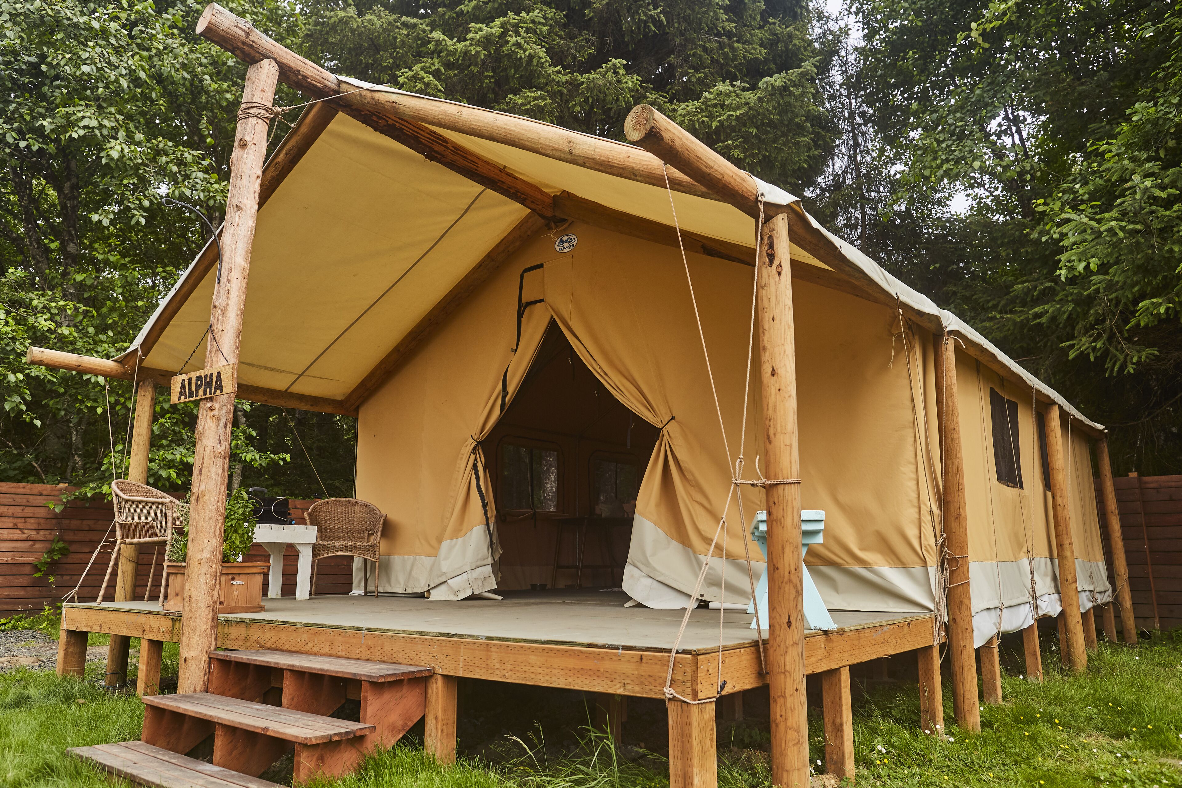 Tente Luxe, 1 très grand lit, patio | Literie de qualité supérieure, couette en duvet d'oie