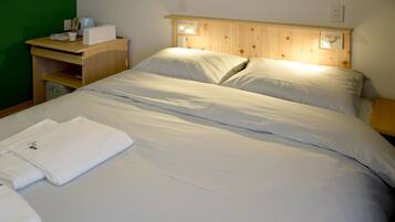 Double Room - Yoshiigawa #LW2 Shared Bathroom, Non Smoking | Minibar, individually decorated, individually furnished, desk