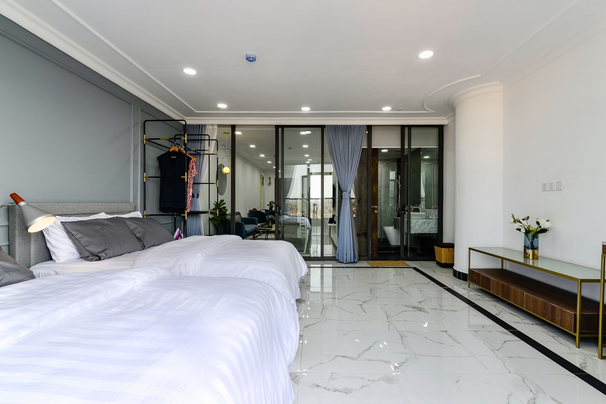 Panoramic Apartment, 1 Bedroom | Premium bedding, down comforters, memory foam beds, free minibar items