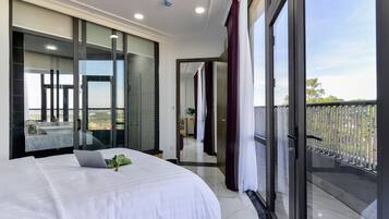 Panoramic Apartment, 2 Bedrooms | Premium bedding, down comforters, memory foam beds, free minibar items
