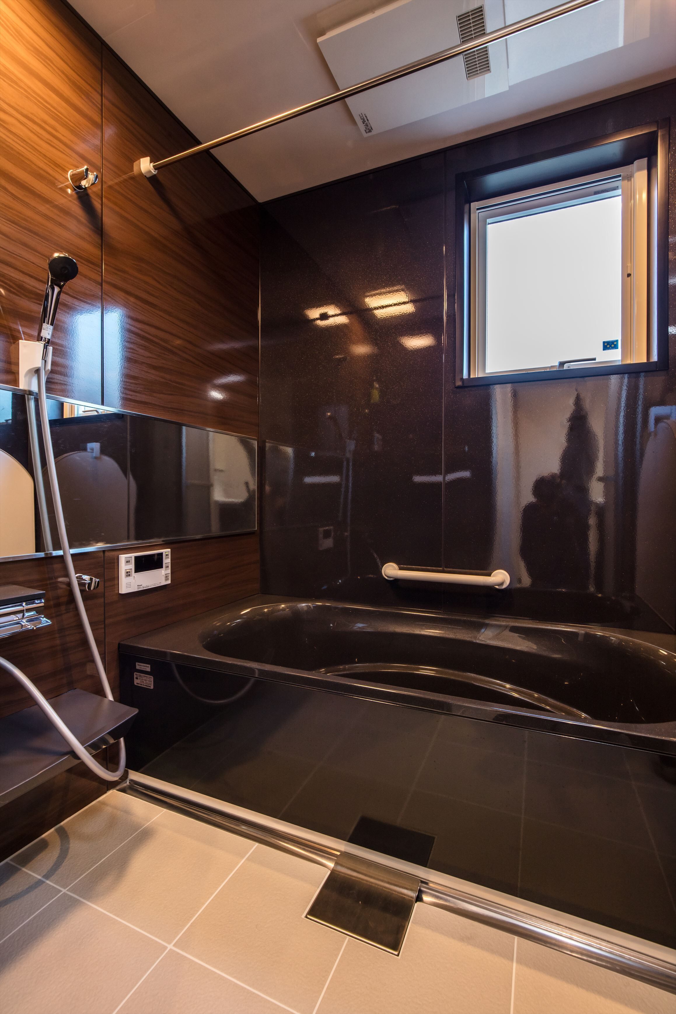 Badewanne und Dusche (separat), Komfortbadewanne