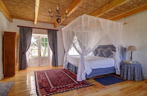 Iron/ironing board, free WiFi, bed sheets - De Hoop Suites (Bredasdorp)