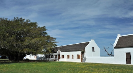 Exterior. De Hoop Suites