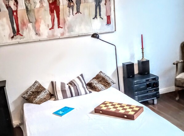 1 bedroom, WiFi, bed sheets