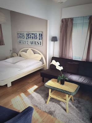 Classic-Doppelzimmer | Individuell dekoriert, individuell eingerichtet, Verdunkelungsvorhänge