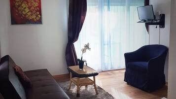 Classic Double Room | Individually decorated, individually furnished, blackout curtains