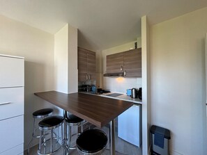 Fridge, microwave, dishwasher