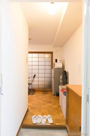 Condo, 1 phòng ngủ (401) | Trang trí khác biệt, bàn, khu vực làm việc phù hợp cho laptop