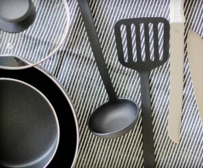 Condo, 1 Bedroom (501) | Private kitchen | Fridge, microwave, stovetop, toaster - Dai3Himawari Building 501 (Hiroshima)